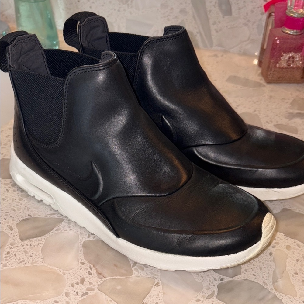 Women’s Nike Air Max Thea Mid Black slip on sneakers size 8.5